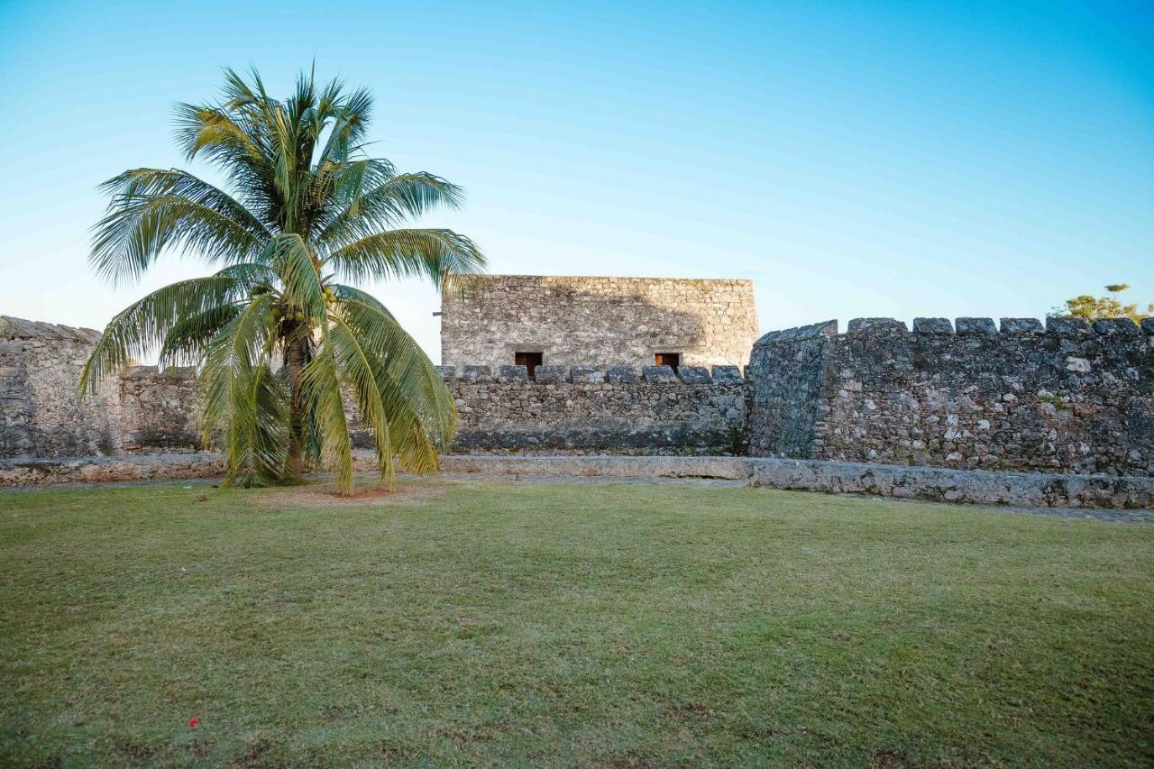 Hotel Naomi City Center Bacalar Bagian luar foto