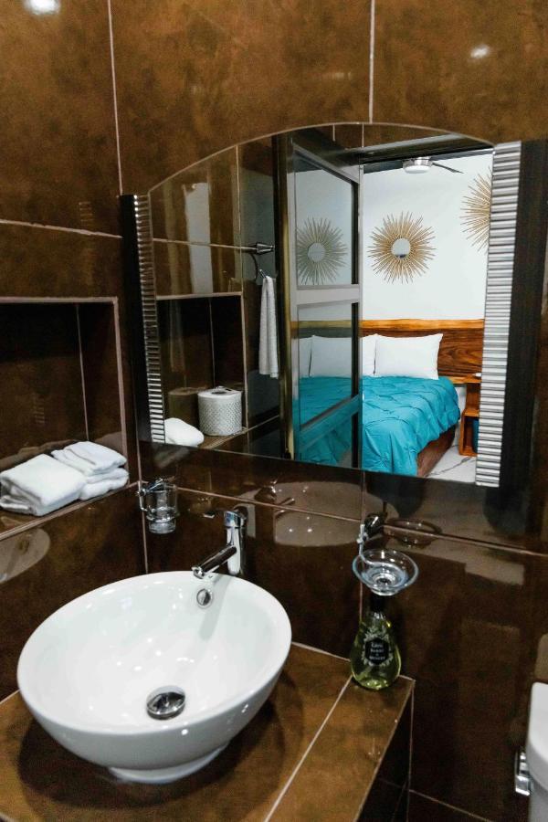Hotel Naomi City Center Bacalar Bagian luar foto