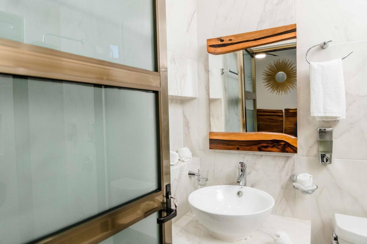 Hotel Naomi City Center Bacalar Bagian luar foto